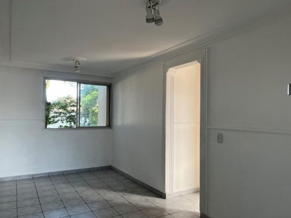 APTO PARA VENDA NA LAPA DE BAIXO COM 2 DORMS. E VAGA