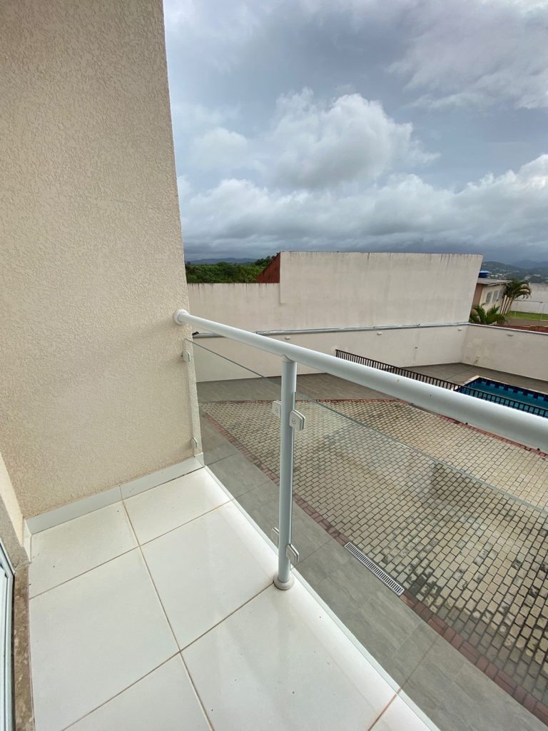 SOBRADO EM CONDOMINIO – 2 DORMITORIOS E 1 SUITE – CASA 03