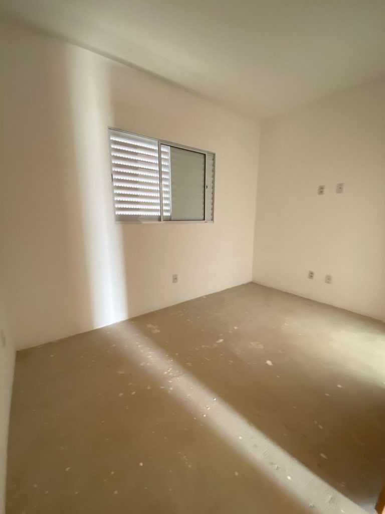 SOBRADO EM CONDOMINIO – 2 DORMITORIOS E 1 SUITE – CASA 01