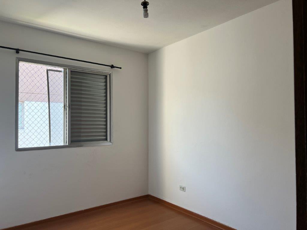 APARTAMENTO PARA VENDER NO COND CENTRAL PQ LAPA – SALA GRANDE VOLTADO PARA O JARDIM