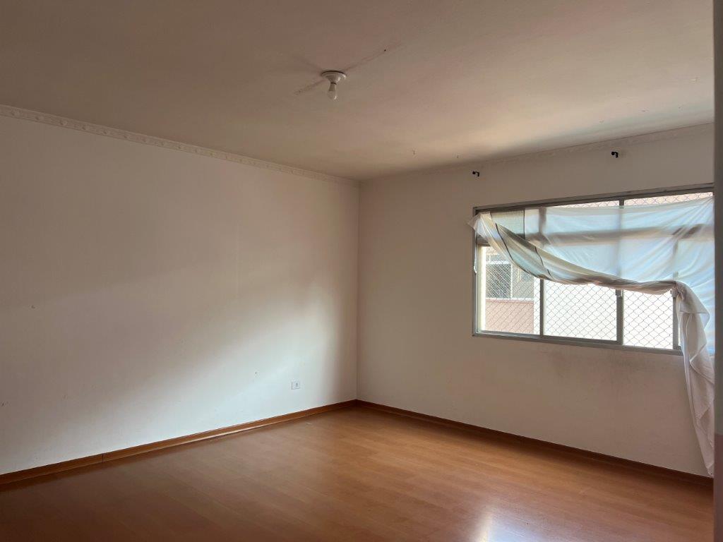 APARTAMENTO PARA VENDER NO COND CENTRAL PQ LAPA – SALA GRANDE VOLTADO PARA O JARDIM