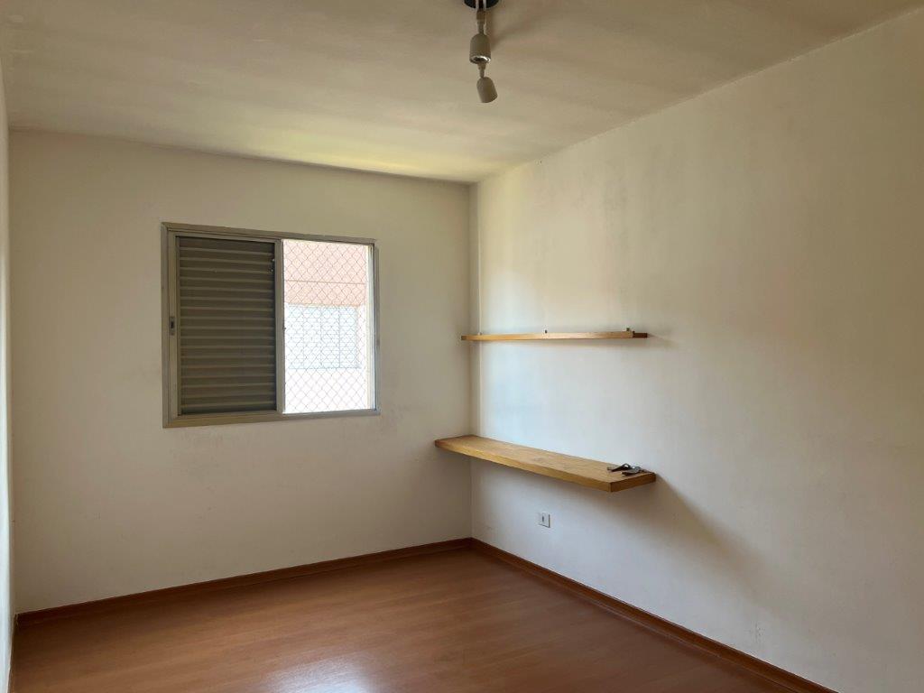 APARTAMENTO PARA VENDER NO COND CENTRAL PQ LAPA – SALA GRANDE VOLTADO PARA O JARDIM