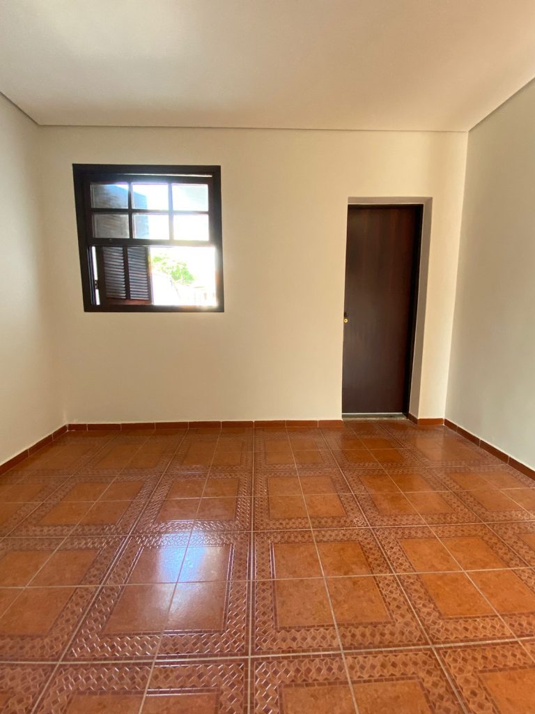 CASA A VENDA EM VILA – VILA LEOPOLDINA