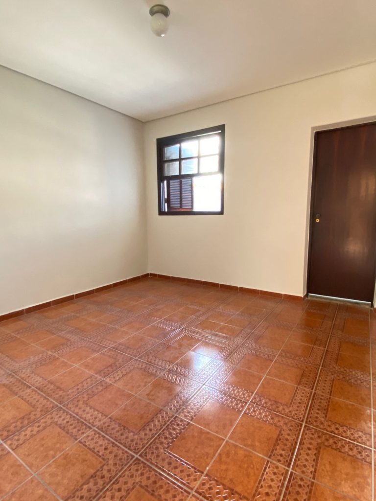 CASA A VENDA EM VILA – VILA LEOPOLDINA