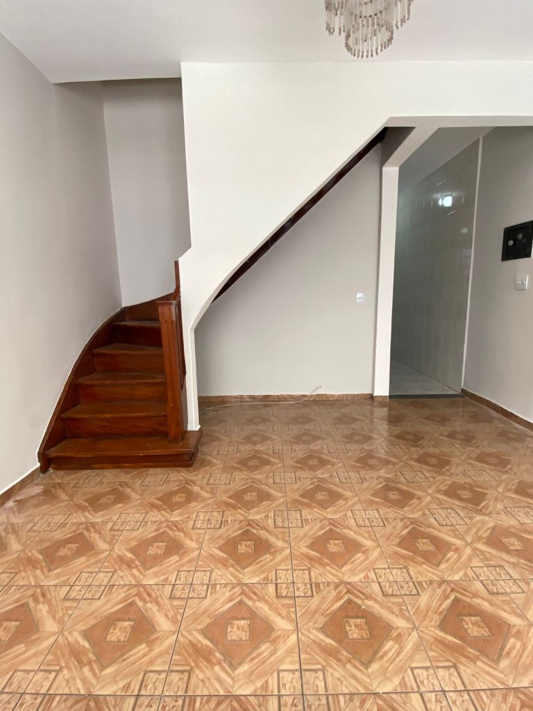 CASA A VENDA EM VILA – VILA LEOPOLDINA