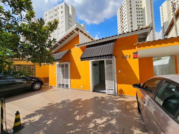 V. LEOPOLDINA CASA TÉRREA PARA LOCAÇÃO COM 3 SALAS E 2 VAGAS