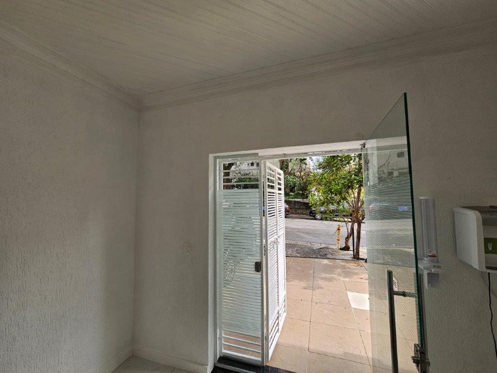 V. LEOPOLDINA CASA TÉRREA PARA LOCAÇÃO COM 3 SALAS E 2 VAGAS V. LEOPOLDINA CASA TÉRREA PARA LOCAÇÃO COM 3 SALAS E 2 VAGAS