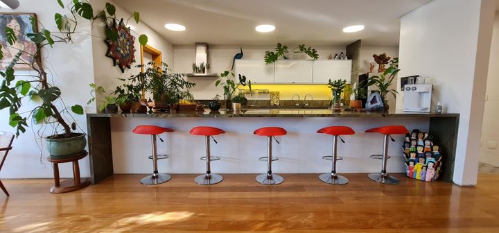 Casa para venda possui 466 metros quadrados com 4 quartos em Vila Ipojuca – São Paulo – SP