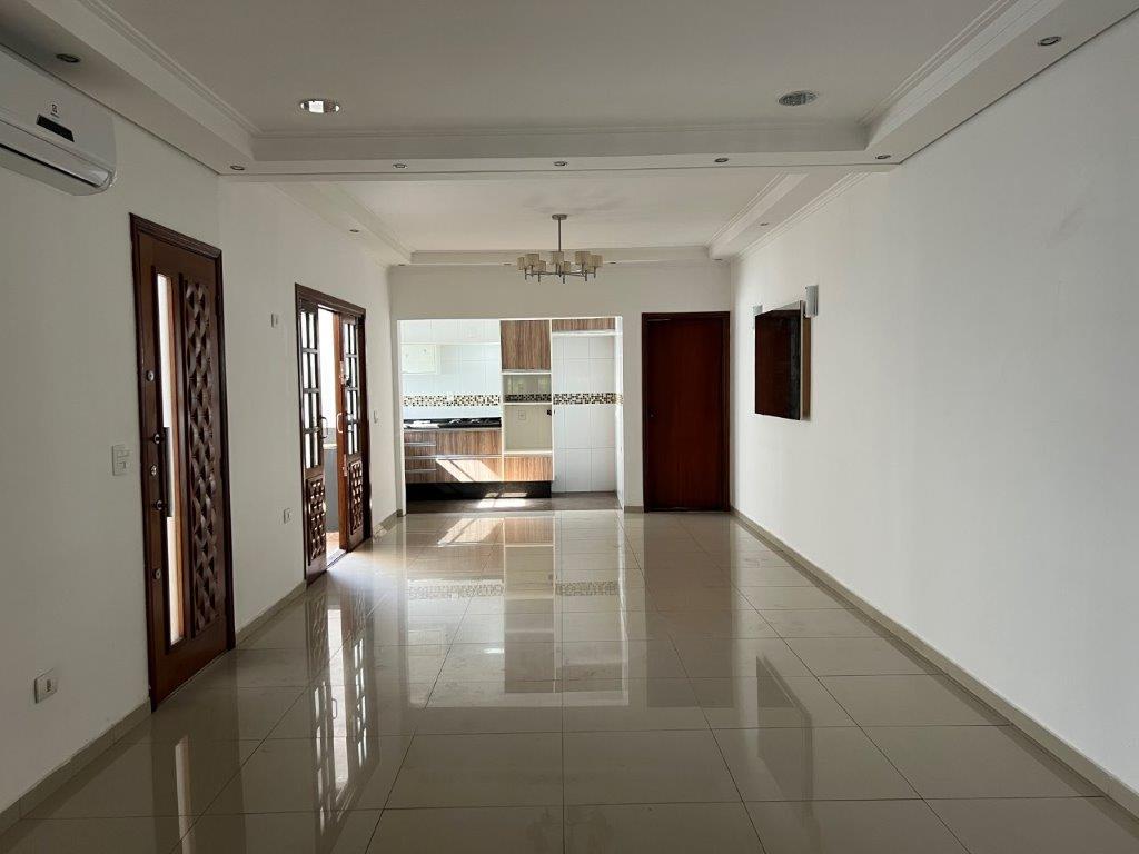 CASA TÉRREA À VENDA NO PARQUE MARIA DOMITILA