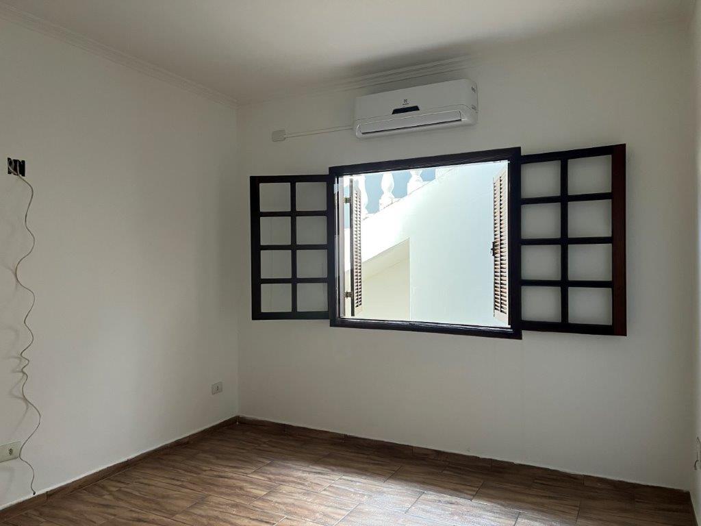 CASA TÉRREA À VENDA NO PARQUE MARIA DOMITILA