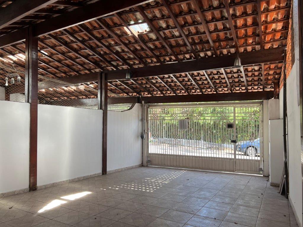 CASA TÉRREA À VENDA NO PARQUE MARIA DOMITILA