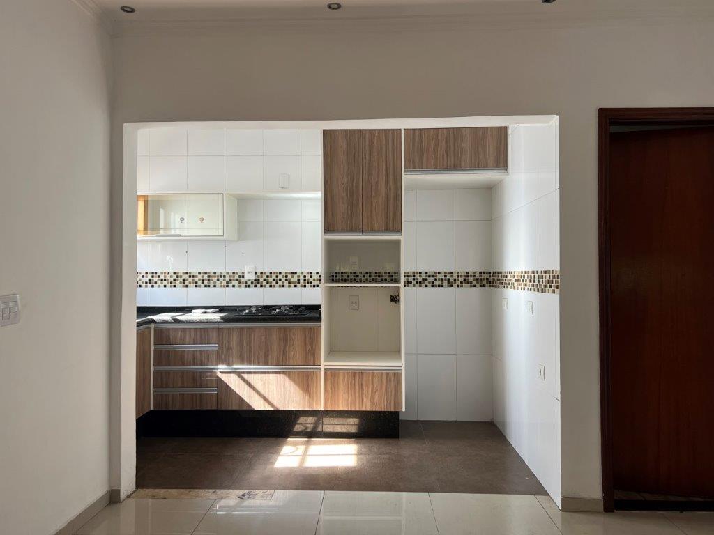 CASA TÉRREA À VENDA NO PARQUE MARIA DOMITILA