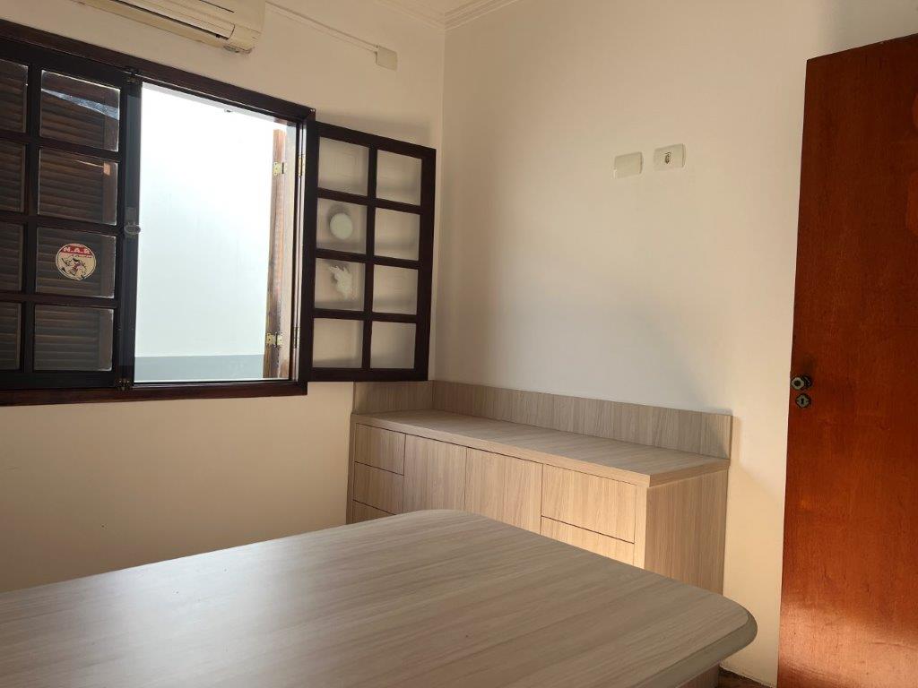 CASA TÉRREA À VENDA NO PARQUE MARIA DOMITILA