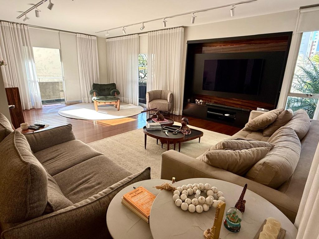 Apartamento exclusivo em Moema – 210m² de sofisticação