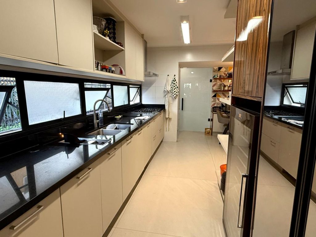 Apartamento exclusivo em Moema – 210m² de sofisticação