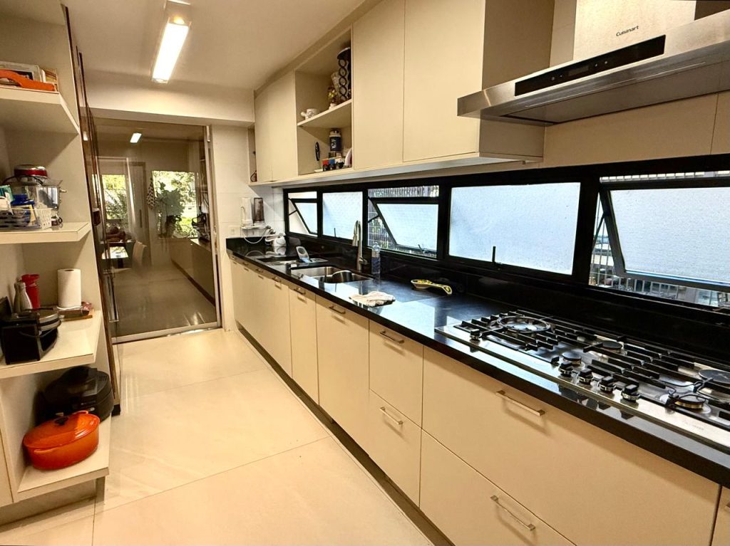 Apartamento exclusivo em Moema – 210m² de sofisticação