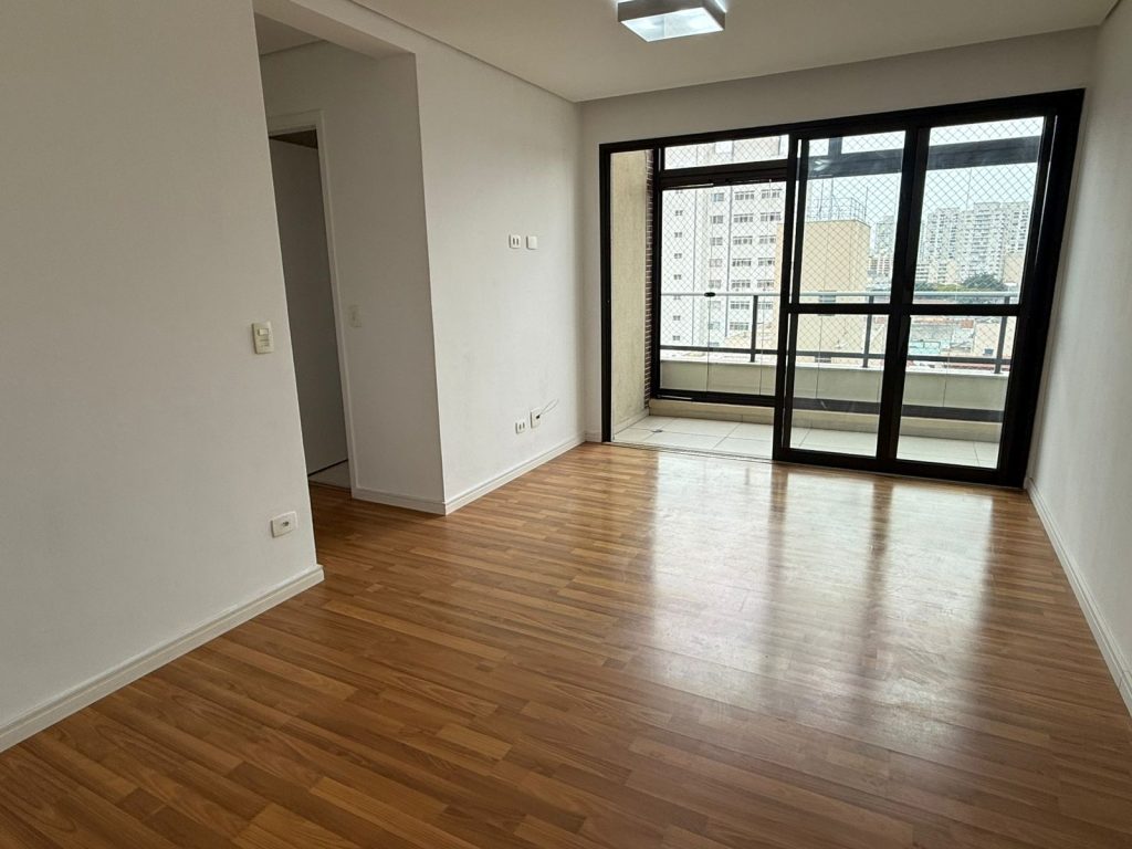 APARTAMENTO 2 DORMITORIOS (1suite) LAPA – A VENDA