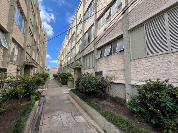 APARTAMENTO À VENDA COM UM DORMITÓRIO AU 55 m2 LAPA DE BAIXO