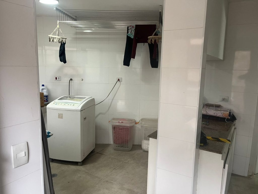 SOBRADO 4 DORMITORIOS – VENDA