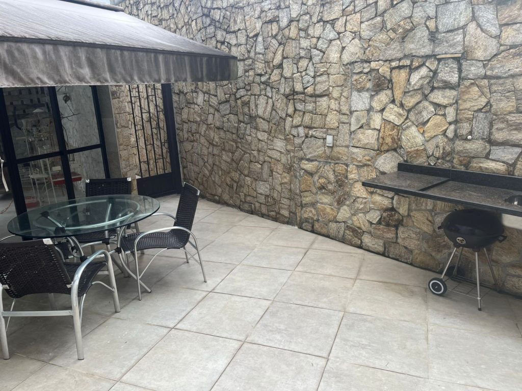 SOBRADO 4 DORMITORIOS – VENDA