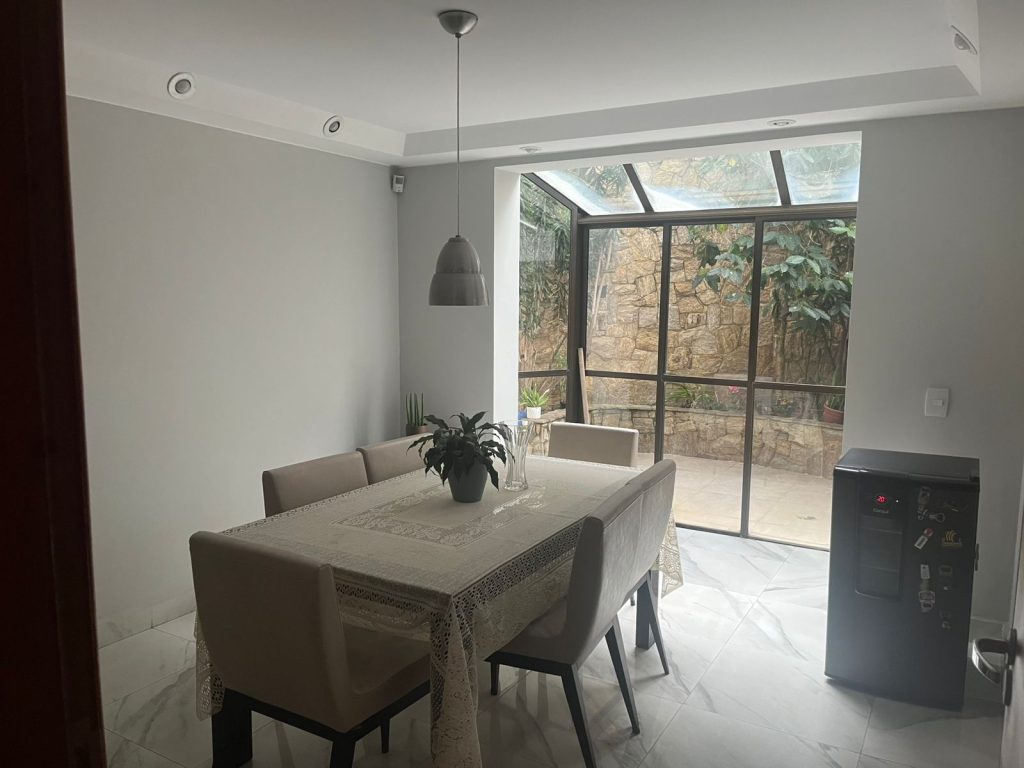 SOBRADO 4 DORMITORIOS – VENDA