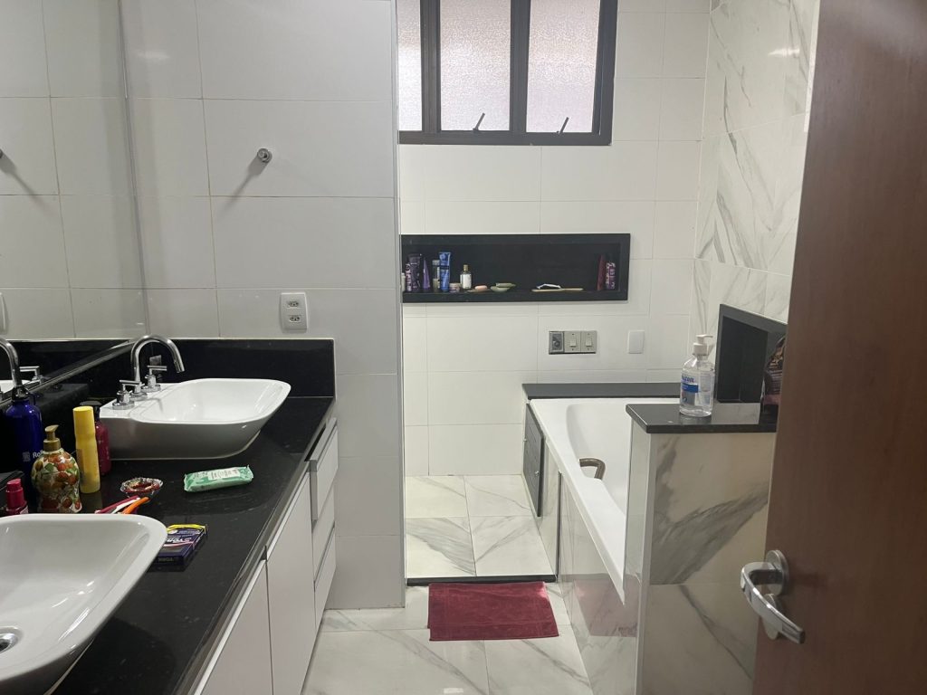 SOBRADO 4 DORMITORIOS – VENDA