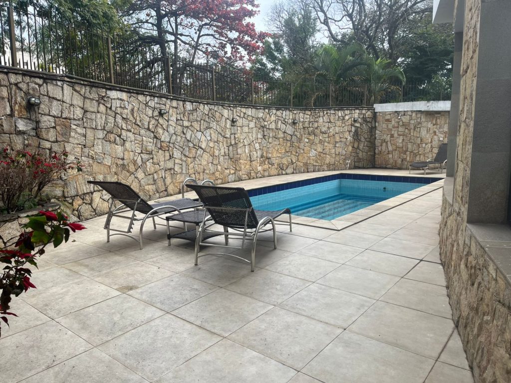 SOBRADO 4 DORMITORIOS – VENDA