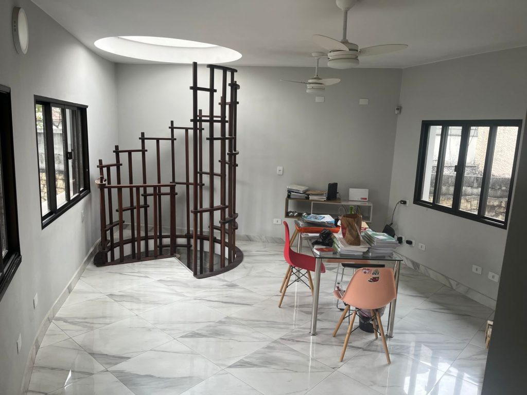 SOBRADO 4 DORMITORIOS – VENDA