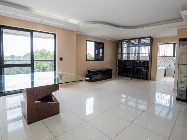 BUTANTÃ COBERTUA PARA LOCAÇÃO COM 3 SUÍTES E 3 VAGAS