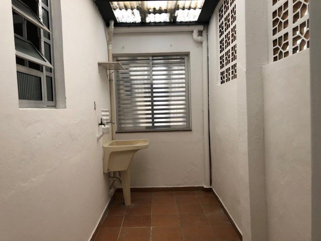 VILA ROMANA CASA TÉRREA PARA LOCAÇÃO COM 2 DORMITÓRIOS E GARAGEM