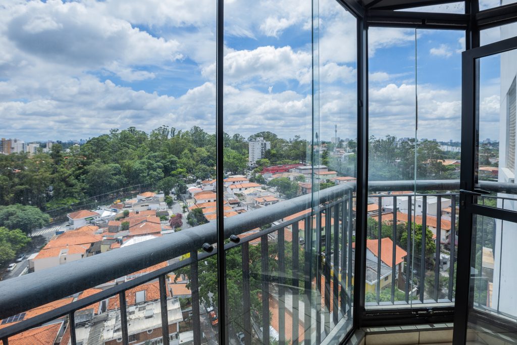 BUTANTÃ COBERTUA PARA LOCAÇÃO COM 3 SUÍTES E 3 VAGAS