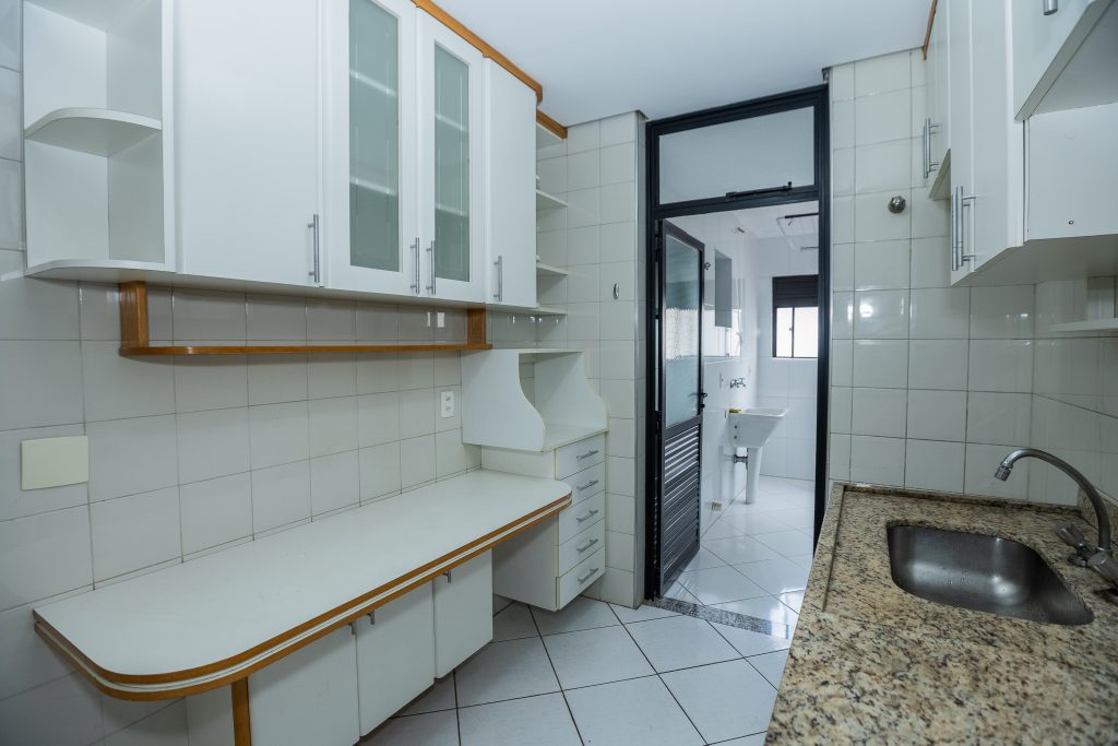 BUTANTÃ COBERTUA PARA LOCAÇÃO COM 3 SUÍTES E 3 VAGAS