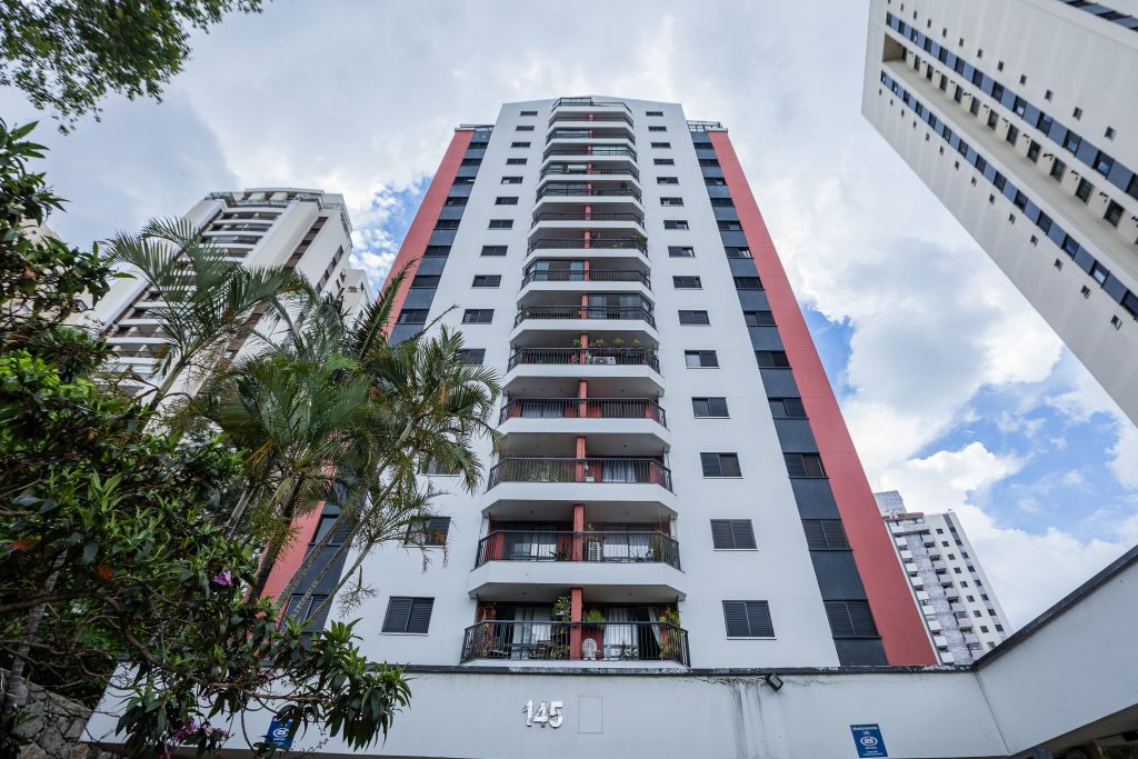 BUTANTÃ COBERTUA PARA LOCAÇÃO COM 3 SUÍTES E 3 VAGAS