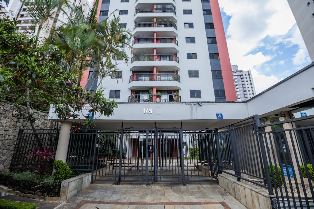 BUTANTÃ COBERTUA PARA LOCAÇÃO COM 3 SUÍTES E 3 VAGAS