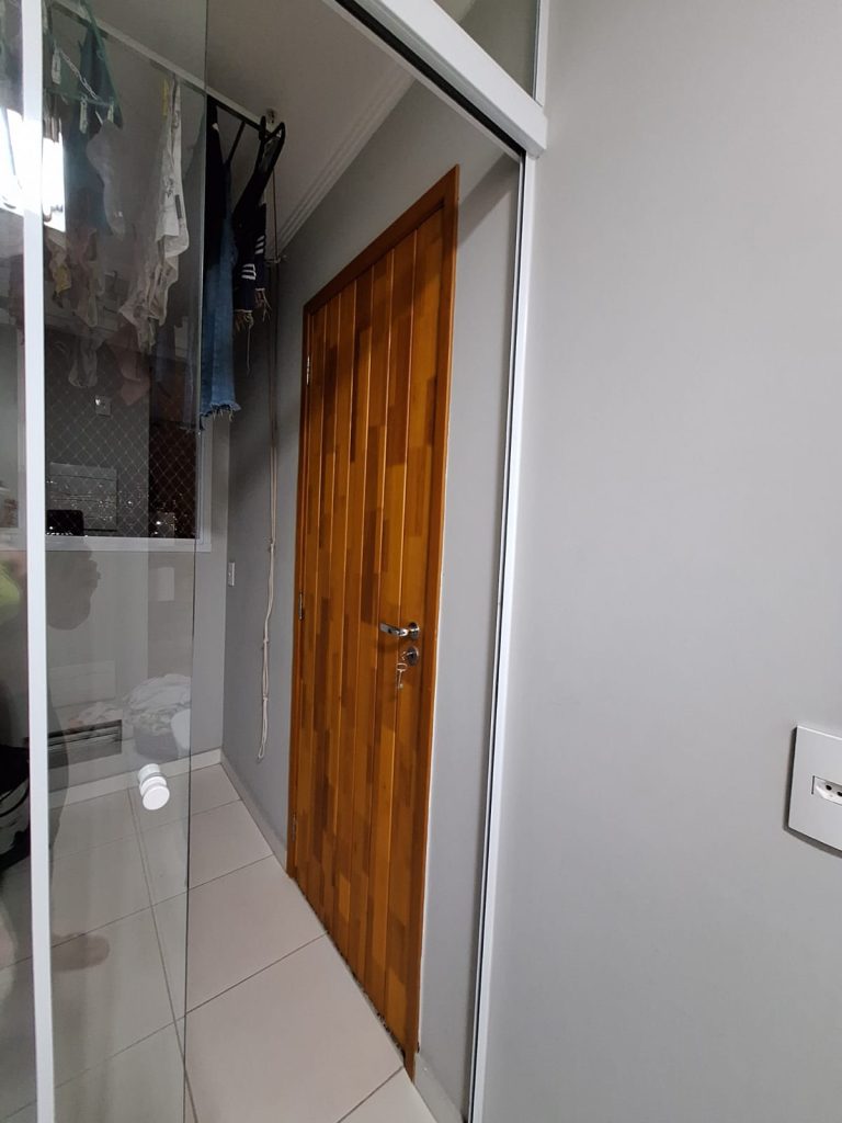 VILA ANASTÁCIO   APARTAMENTO PARA LOCAÇÃO COM 2 DORMITÓRIOS, VARANDA E VAGA