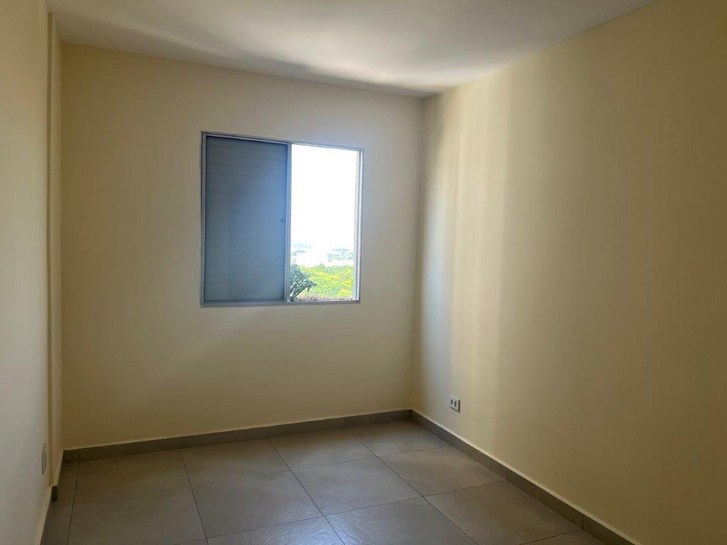 ALTO DE PINHEIROS APARTAMENTO PARA LOCAÇÃO COM 2 QUARTOS, VARANDA E VAGA FIXA