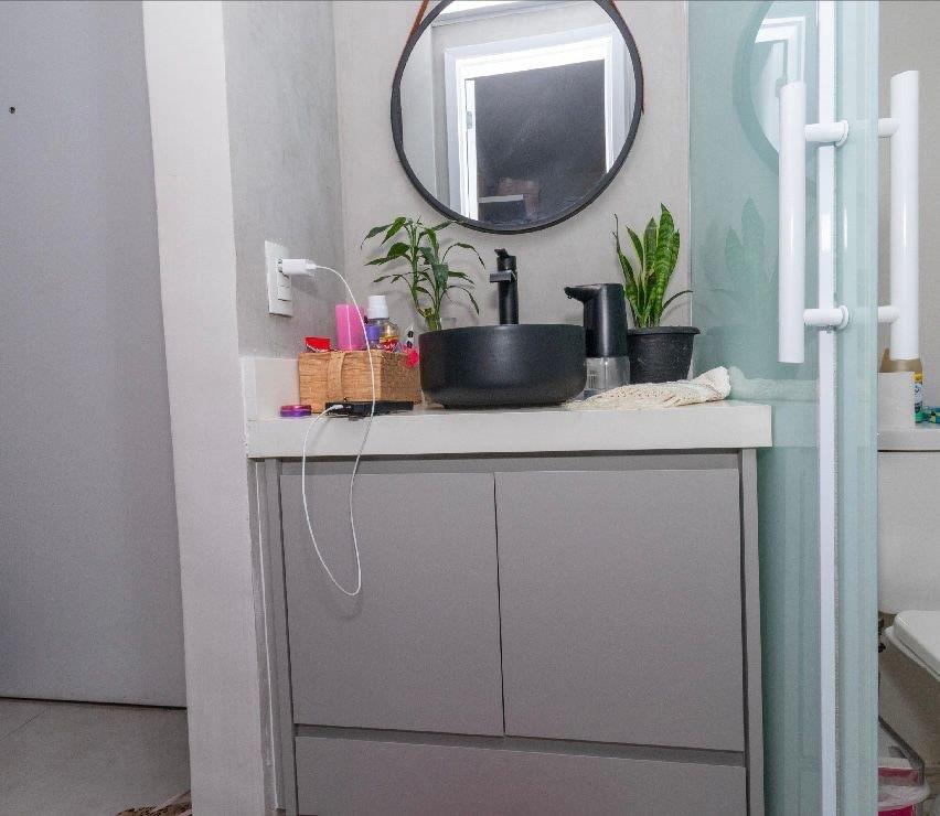 LAPA DE BAIXO – APARTAMENTO À VENDA COM 2 DORMITÓRIOS E VARANDA