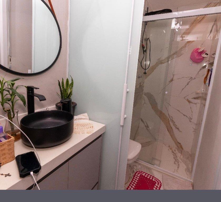 LAPA DE BAIXO – APARTAMENTO À VENDA COM 2 DORMITÓRIOS E VARANDA