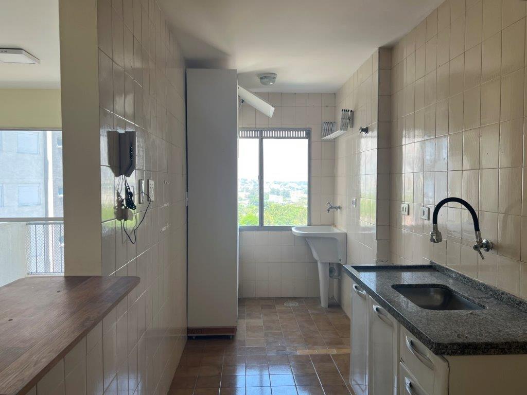 ALTO DE PINHEIROS APARTAMENTO PARA LOCAÇÃO COM 2 QUARTOS, VARANDA E VAGA FIXA