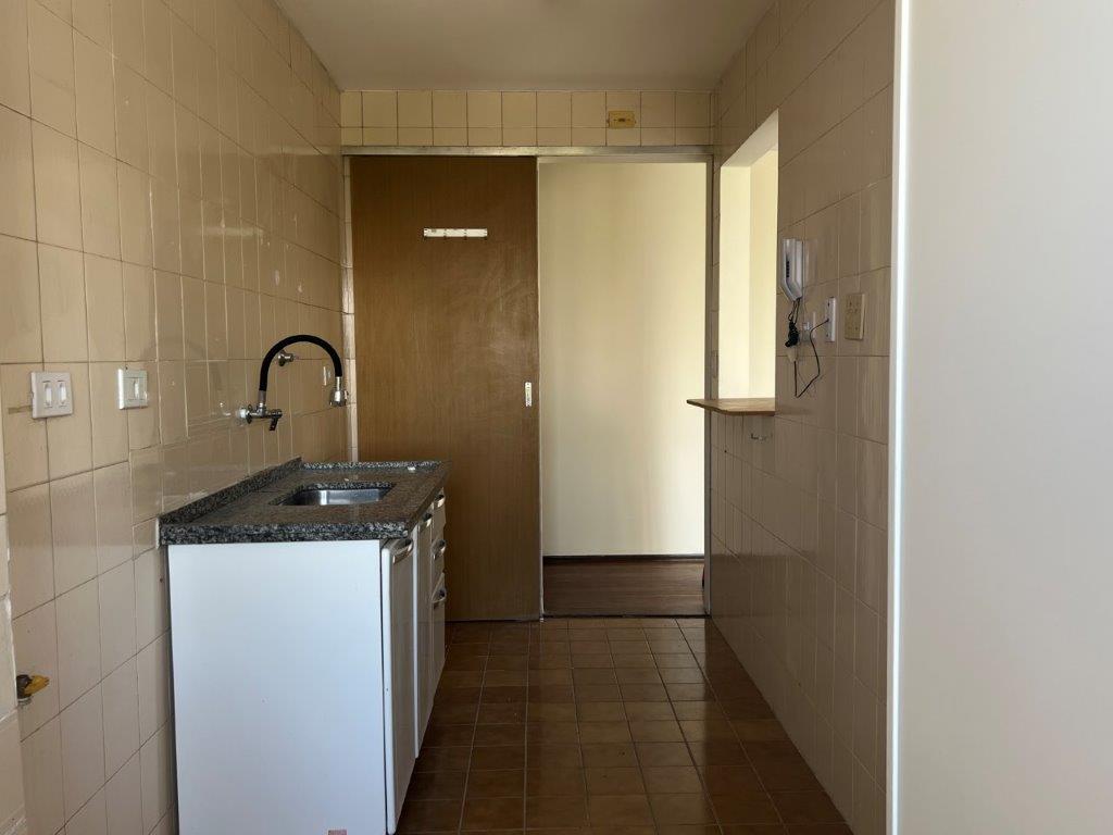 ALTO DE PINHEIROS APARTAMENTO PARA LOCAÇÃO COM 2 QUARTOS, VARANDA E VAGA FIXA