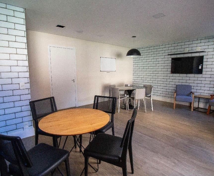 LAPA DE BAIXO – APARTAMENTO À VENDA COM 2 DORMITÓRIOS E VARANDA