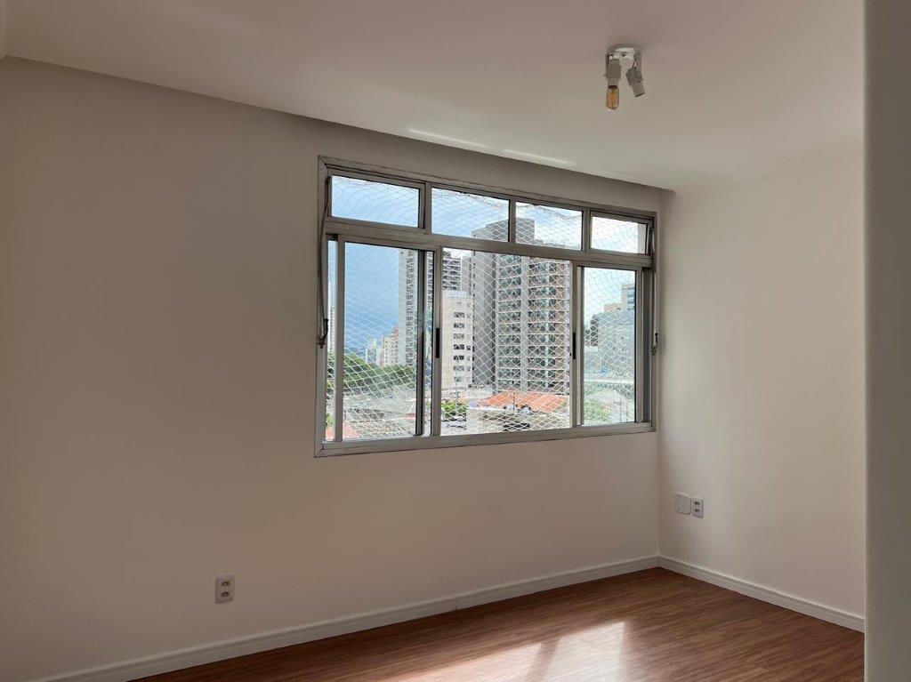 PINHEIROS (PRÓXIMO DA RUA TEODORO SAMPAIO) APARTAMENTO PARA LOCAÇÃO COM UM DORMITÓRIO E VAGA DE GARAGEM FIXA