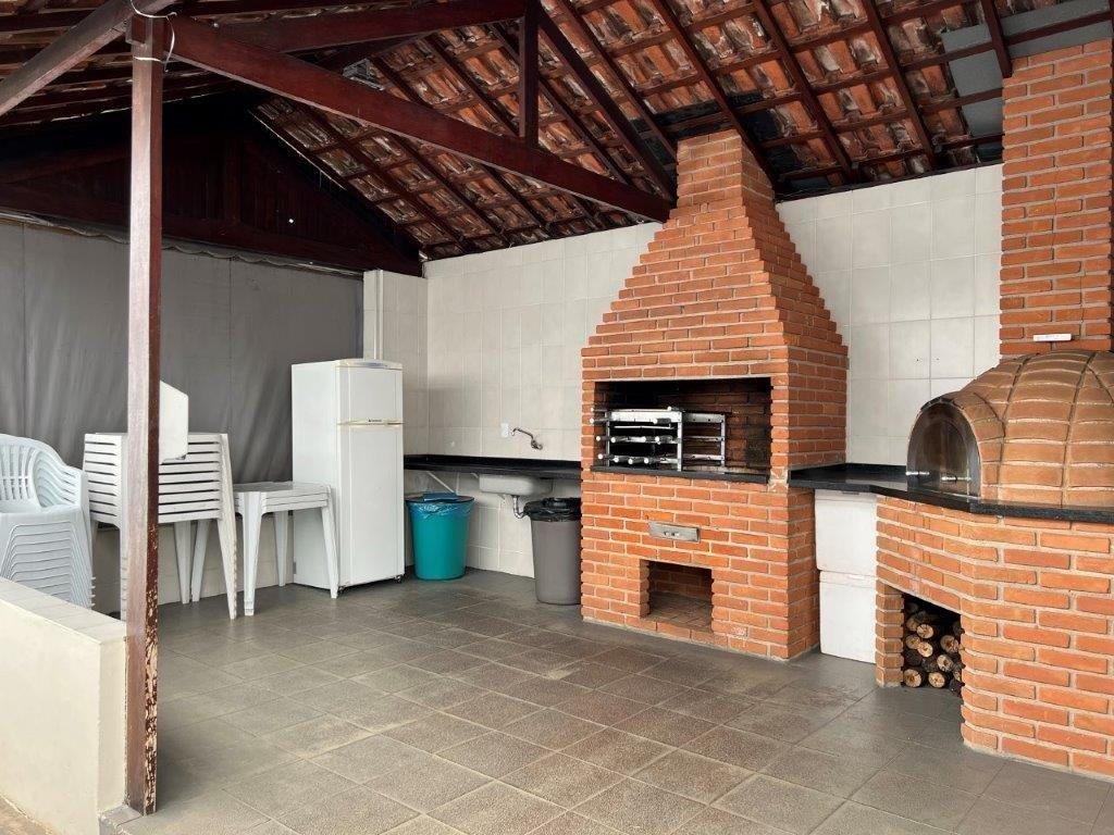 ALTO DE PINHEIROS APARTAMENTO PARA LOCAÇÃO COM 2 QUARTOS, VARANDA E VAGA FIXA