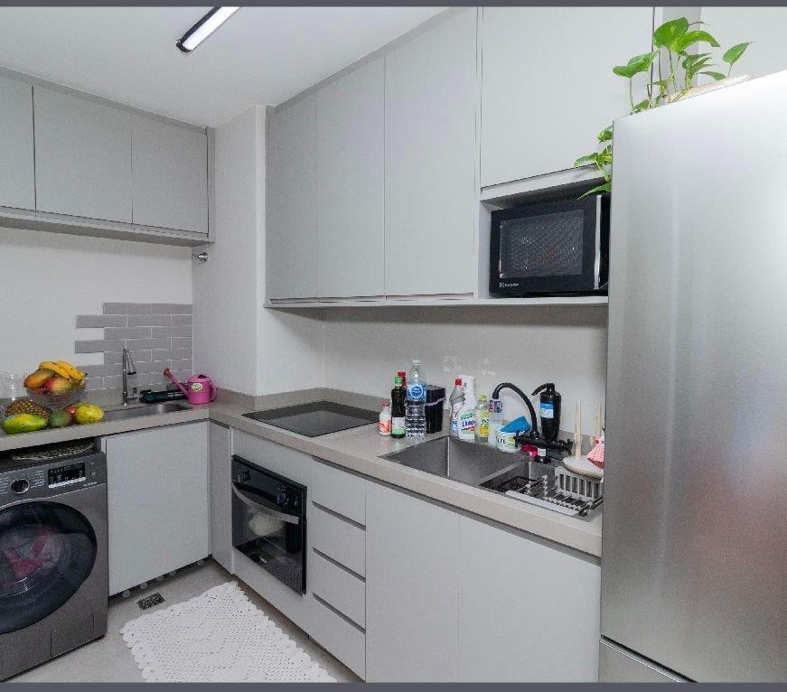 LAPA DE BAIXO – APARTAMENTO À VENDA COM 2 DORMITÓRIOS E VARANDA