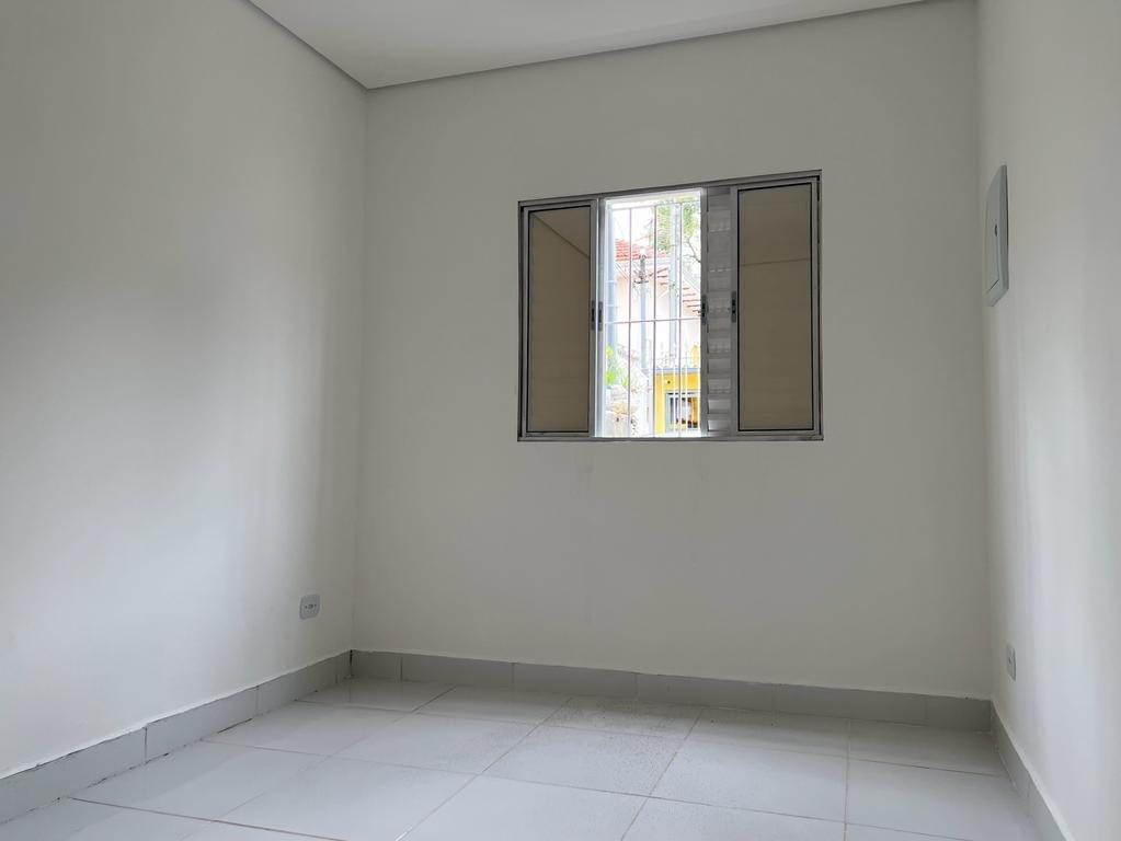 ÁGUA BRANCA CASA TÉRREA NÃO INDEPENDENTE COM UM QUARTO E VAGA DE GARAGEM