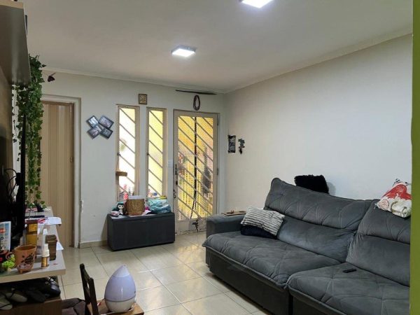 JARDIM REGINA SOBRADO À VENDA COM 2 DORMITÓRIOS E 2 VAGAS DE GARAGEM