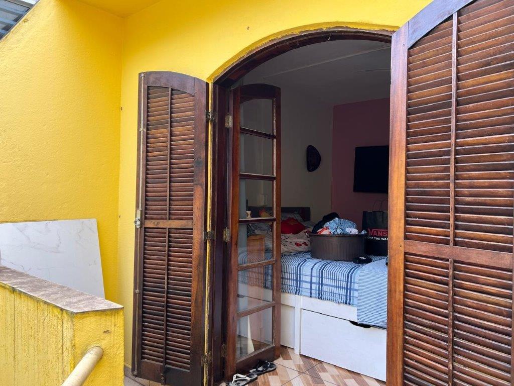 JARDIM REGINA SOBRADO À VENDA COM 2 DORMITÓRIOS E 2 VAGAS DE GARAGEM