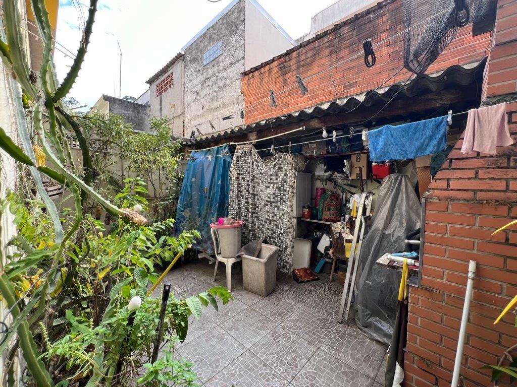 JARDIM REGINA SOBRADO À VENDA COM 3 DORMITÓRIOS E VAGA DE GARAGEM