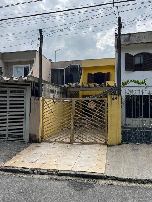 JARDIM REGINA SOBRADO À VENDA COM 2 DORMITÓRIOS E 2 VAGAS DE GARAGEM