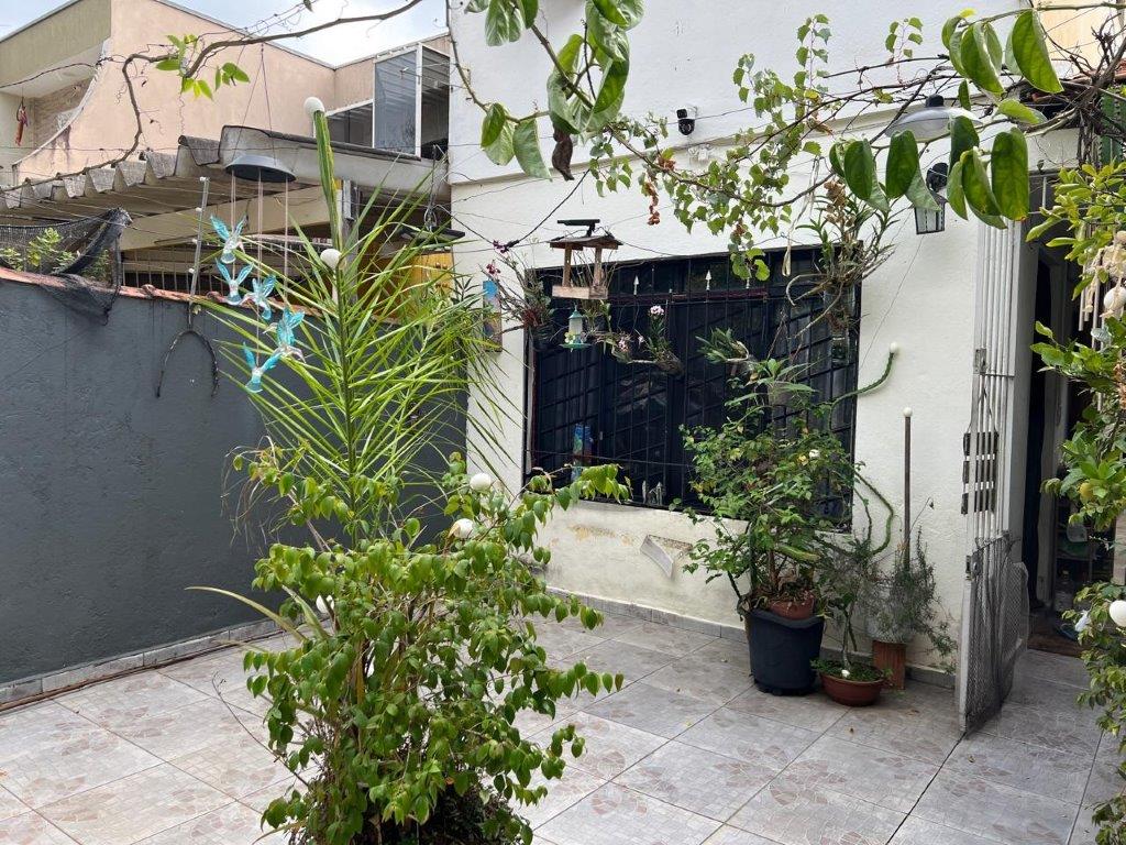 JARDIM REGINA SOBRADO À VENDA COM 3 DORMITÓRIOS E VAGA DE GARAGEM